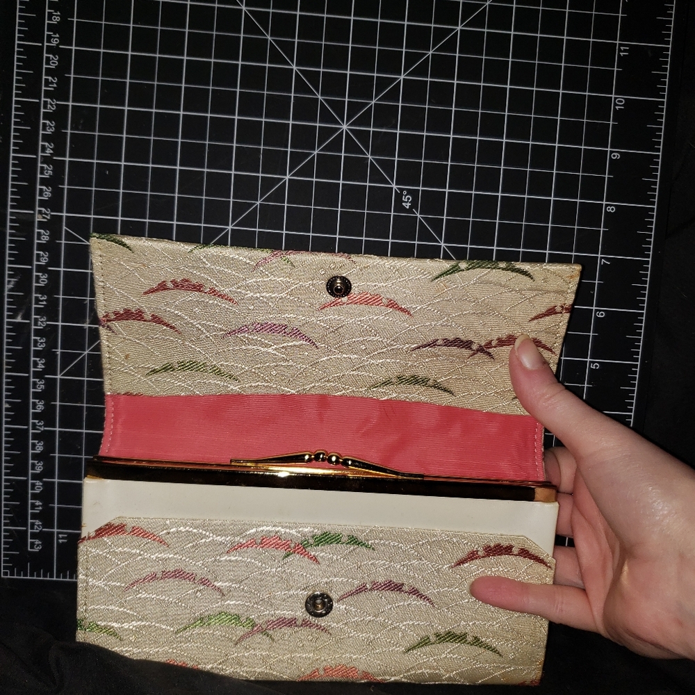 Rare Vintage 1970's Cream Silk Brocade Japanese Wallet by Shisedo - Picture 2 of 7